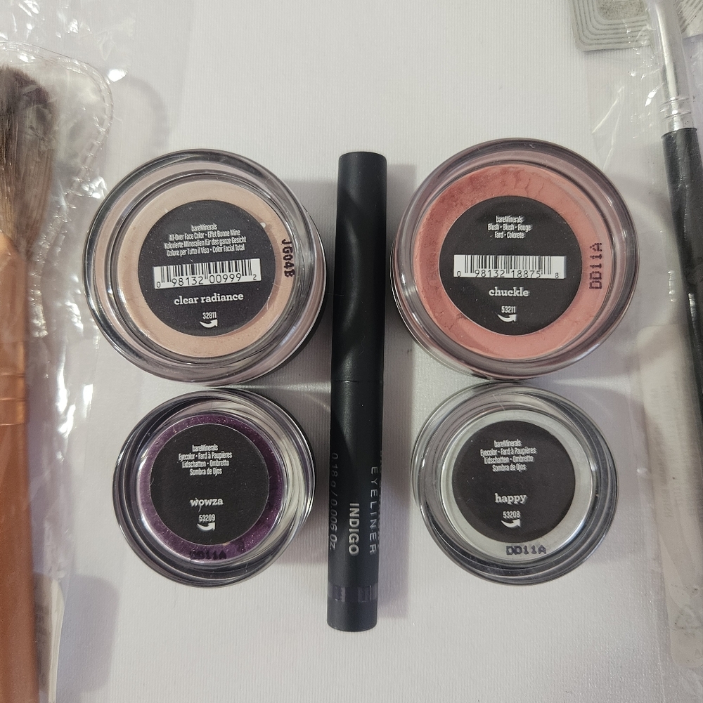 NWT BareMinerals 4 SEALED Minis Eye Shadow & Blush + Travel Liner & 2 Brushes - Picture 3 of 4